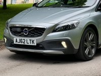 USED 2012 62 VOLVO V40 2.5 T5 CROSS COUNTRY LUX NAV AWD 5d 250 BHP 