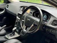 USED 2012 62 VOLVO V40 2.5 T5 CROSS COUNTRY LUX NAV AWD 5d 250 BHP 