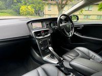 USED 2012 62 VOLVO V40 2.5 T5 CROSS COUNTRY LUX NAV AWD 5d 250 BHP 