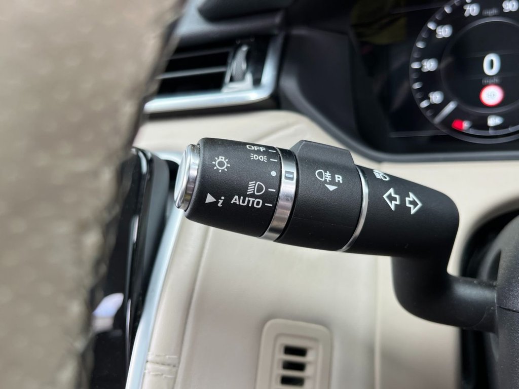 USED 2019 19 LAND ROVER RANGE ROVER VELAR 2.0 HSE 5d 238 BHP 