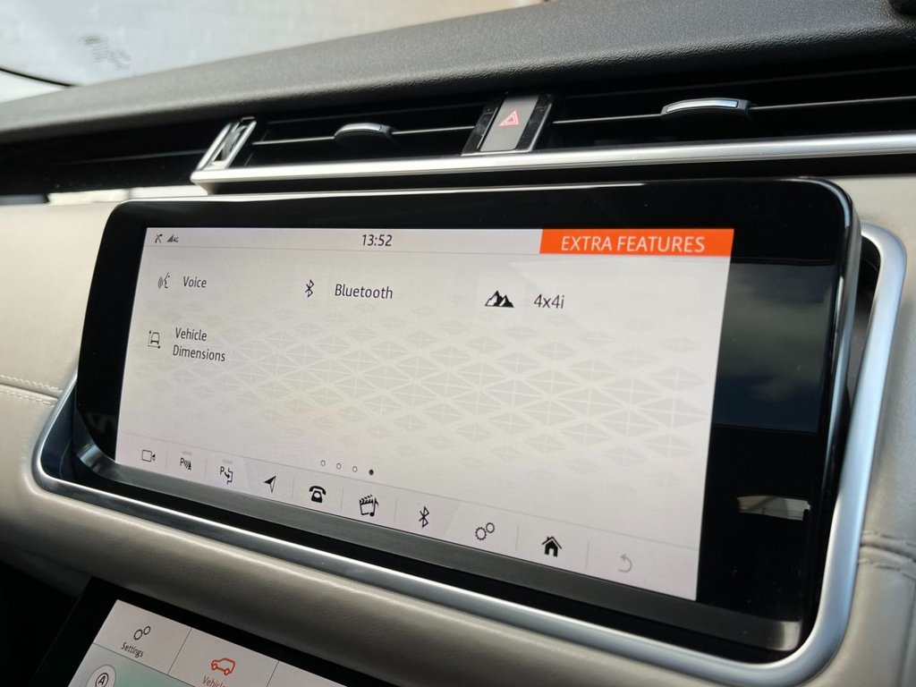 USED 2019 19 LAND ROVER RANGE ROVER VELAR 2.0 HSE 5d 238 BHP 