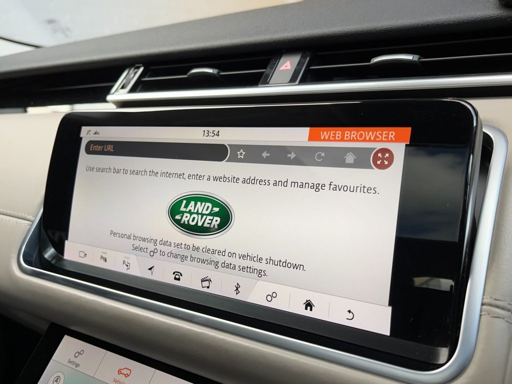 USED 2019 19 LAND ROVER RANGE ROVER VELAR 2.0 HSE 5d 238 BHP 