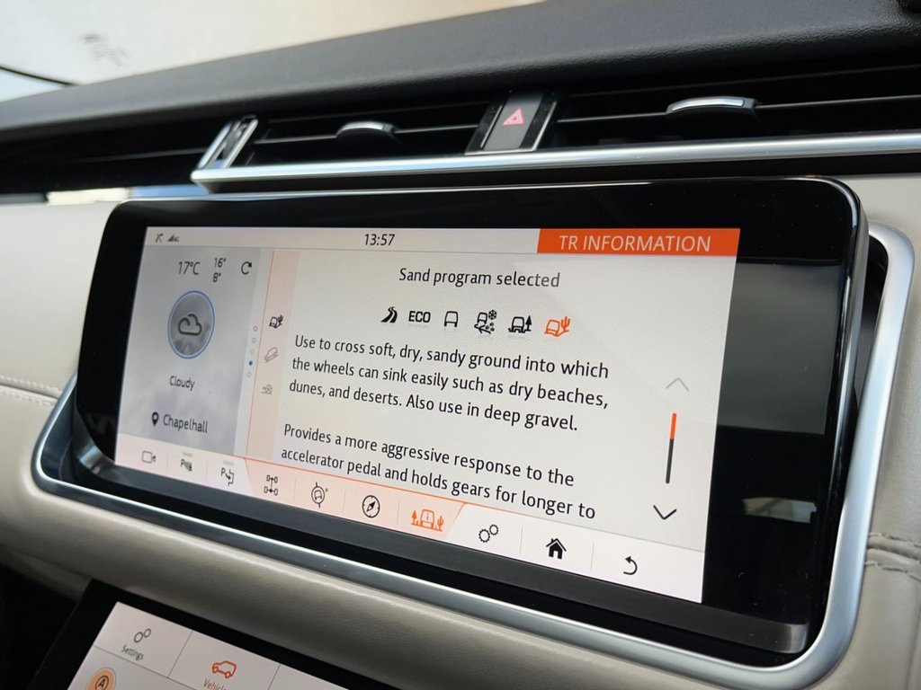 USED 2019 19 LAND ROVER RANGE ROVER VELAR 2.0 HSE 5d 238 BHP 