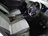 USED 2017 17 VOLKSWAGEN TIGUAN 2.0 R-LINE TDI BMT 4MOTION DSG 5d 188 BHP SAT NAV HALF LEATHER CRUISE PAN ROOF PARK SENSORS