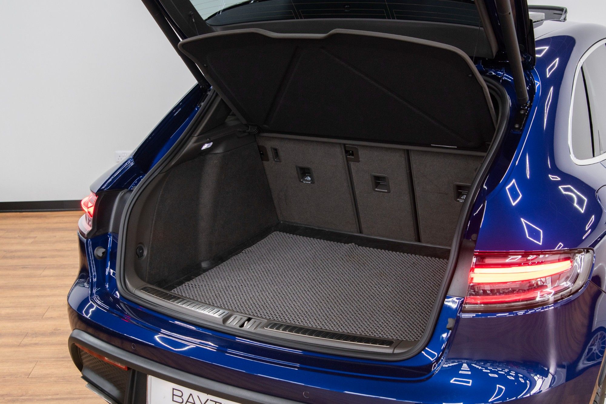 USED 2023 23 PORSCHE MACAN 2.0 PDK 