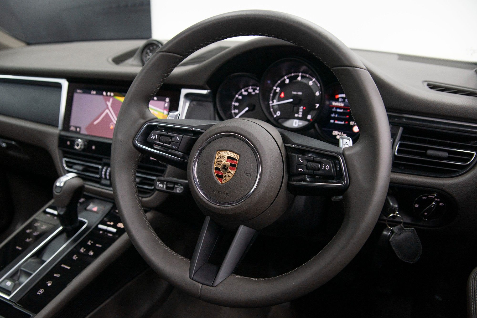 USED 2023 23 PORSCHE MACAN 2.0 PDK 