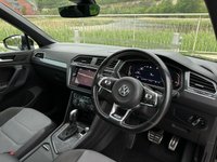 USED 2020 69 VOLKSWAGEN TIGUAN 2.0 R-LINE TECH TDI DSG 5d 148 BHP 