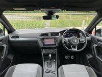 USED 2020 69 VOLKSWAGEN TIGUAN 2.0 R-LINE TECH TDI DSG 5d 148 BHP 