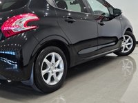 USED 2014 64 PEUGEOT 208 1.2 VTI PURETECH (82 BHP) STYLE ( EURO 5 ) 5DR HATCHBACK + NAV + PAN ROOF + CRUISE + AIR CON + BLUETOOTH + MULTIMEDIA + XENON-LEDS + PARK AID + PRIVACY + 15S PANROOF+PRIVACY+PARK+NAV+DAB+M/MEDIA+B/TOOTH+CRUISE