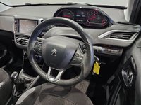 USED 2014 64 PEUGEOT 208 1.2 VTI PURETECH (82 BHP) STYLE ( EURO 5 ) 5DR HATCHBACK + NAV + PAN ROOF + CRUISE + AIR CON + BLUETOOTH + MULTIMEDIA + XENON-LEDS + PARK AID + PRIVACY + 15S PANROOF+PRIVACY+PARK+NAV+DAB+M/MEDIA+B/TOOTH+CRUISE