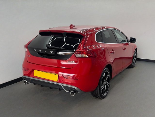2016 VOLVO V40 - Photo 2