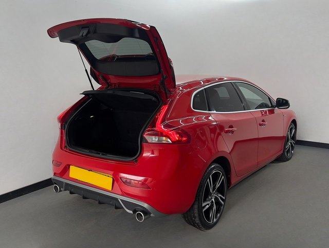 2016 VOLVO V40 - Photo 10