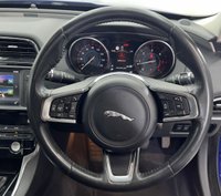 USED 2017 03 JAGUAR XE 2.0 D PRESTIGE 4d 161 BHP 