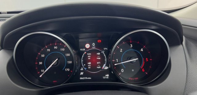 2017 JAGUAR XE - Photo 8