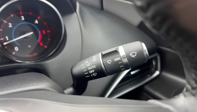 2017 JAGUAR XE - Photo 12