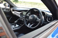 USED 2021 71 ALFA ROMEO GIULIA 2.0 TB VELOCE 4d 277 BHP MISANO BLUE / YELLOW BRAKES