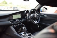 USED 2021 71 ALFA ROMEO GIULIA 2.0 TB VELOCE 4d 277 BHP MISANO BLUE / YELLOW BRAKES
