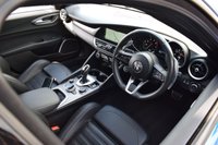 USED 2021 71 ALFA ROMEO GIULIA 2.0 TB VELOCE 4d 277 BHP MISANO BLUE / YELLOW BRAKES