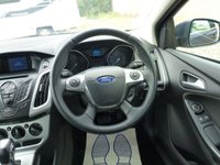 USED 2011 61 FORD FOCUS 1.6 ZETEC 5d 124 BHP www.suffolkcarcentre.co.uk - Located at Lowestoft