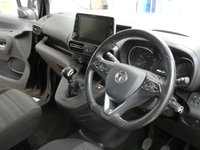 USED 2021 71 VAUXHALL COMBO LIFE 1.5 SE XL S/S 5d 101 BHP BIG SPEC 7 SEATS REAR VIEW CAMERA  ANDROID APPLE CARPLAY HEATED STEERING WHEEL CRUISE CONTROL PARKING SENSORS 1 OWNER SERVICE HISTORY 6 MONTHS GOLD WARRANTY