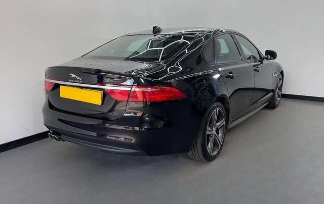 2016 JAGUAR XF - Photo 2