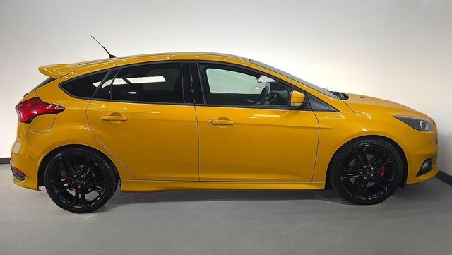 2017 FORD FOCUS - Photo 8