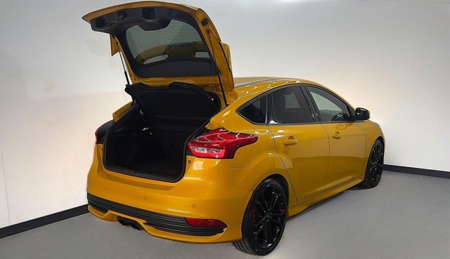 2017 FORD FOCUS - Photo 10