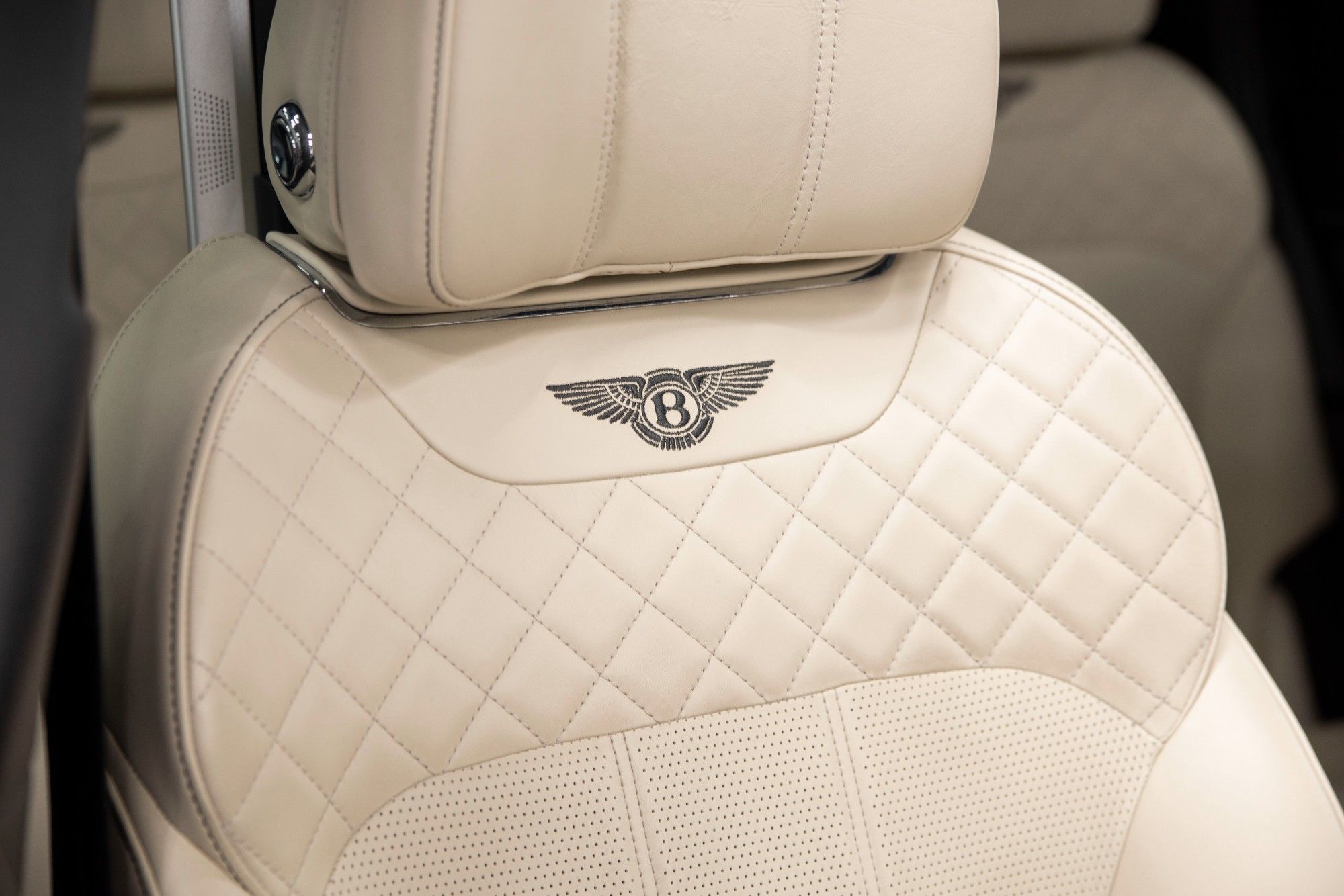 USED 2017 17 BENTLEY BENTAYGA 6.0 W12 