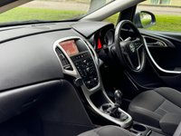 USED 2011 11 VAUXHALL ASTRA 1.7 SRI CDTI 5d 123 BHP 