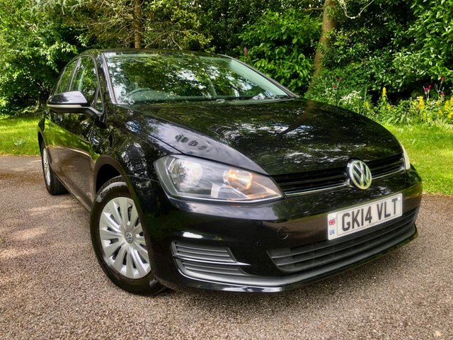 2014 14 Volkswagen Golf 1.2 S TSI BLUEMOTION TECHNOLOGY 5d 103 BHP ONLY 1 RETIRED GENTLEMAN OWNER FROM 2015//35 POUND ROAD  ANNUAL ROAD TAX//AICON//X10 SERVICE HISTORY STAMPS///CAMBELT RENEWED @39,353 MILES//LAST SERVICED FEB 24 @55,347 MILES