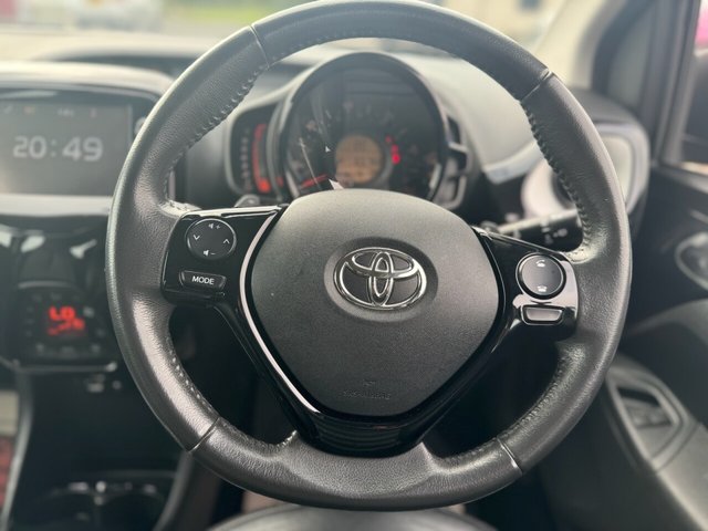 2015 TOYOTA AYGO - Photo 11