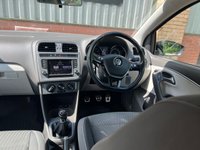 USED 2015 15 VOLKSWAGEN POLO 1.0 SE DESIGN 5d 60 BHP *BLUETOOTH *DAB *CRUISE