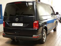 USED 2019 19 VOLKSWAGEN TRANSPORTER SHUTTLE 2.0 T32 TDI SHUTTLE S BMT 5d 101 BHP 8 SEAT BLUETOOTH PARK SENSORS 1 OWNER EXCELLENT SERVICE HISTORY 6 MONTHS GOLD WARRANTY