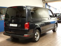 USED 2019 19 VOLKSWAGEN TRANSPORTER SHUTTLE 2.0 T32 TDI SHUTTLE S BMT 5d 101 BHP 8 SEAT BLUETOOTH PARK SENSORS 1 OWNER EXCELLENT SERVICE HISTORY 6 MONTHS GOLD WARRANTY