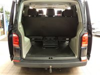 USED 2019 19 VOLKSWAGEN TRANSPORTER SHUTTLE 2.0 T32 TDI SHUTTLE S BMT 5d 101 BHP 8 SEAT BLUETOOTH PARK SENSORS 1 OWNER EXCELLENT SERVICE HISTORY 6 MONTHS GOLD WARRANTY