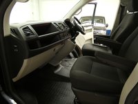 USED 2019 19 VOLKSWAGEN TRANSPORTER SHUTTLE 2.0 T32 TDI SHUTTLE S BMT 5d 101 BHP 8 SEAT BLUETOOTH PARK SENSORS 1 OWNER EXCELLENT SERVICE HISTORY 6 MONTHS GOLD WARRANTY