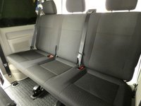 USED 2019 19 VOLKSWAGEN TRANSPORTER SHUTTLE 2.0 T32 TDI SHUTTLE S BMT 5d 101 BHP 8 SEAT BLUETOOTH PARK SENSORS 1 OWNER EXCELLENT SERVICE HISTORY 6 MONTHS GOLD WARRANTY
