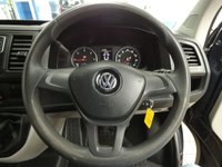 USED 2019 19 VOLKSWAGEN TRANSPORTER SHUTTLE 2.0 T32 TDI SHUTTLE S BMT 5d 101 BHP 8 SEAT BLUETOOTH PARK SENSORS 1 OWNER EXCELLENT SERVICE HISTORY 6 MONTHS GOLD WARRANTY