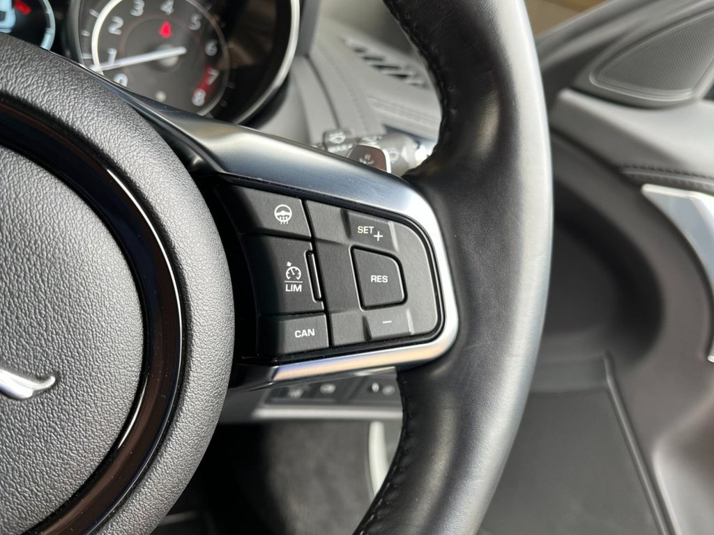 USED 2018 18 JAGUAR F-TYPE 3.0 V6 R-DYNAMIC 2d 375 BHP 