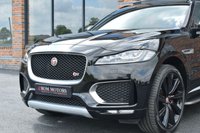 USED 2017 17 JAGUAR F-PACE 3.0 I V6 S AWD 5d 375 BHP SLIDING PAN ROOF / MERIDIAN