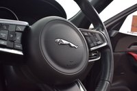 USED 2017 17 JAGUAR F-PACE 3.0 I V6 S AWD 5d 375 BHP SLIDING PAN ROOF / MERIDIAN