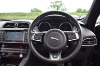 USED 2017 17 JAGUAR F-PACE 3.0 I V6 S AWD 5d 375 BHP SLIDING PAN ROOF / MERIDIAN