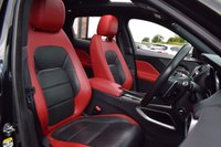 USED 2017 17 JAGUAR F-PACE 3.0 I V6 S AWD 5d 375 BHP SLIDING PAN ROOF / MERIDIAN