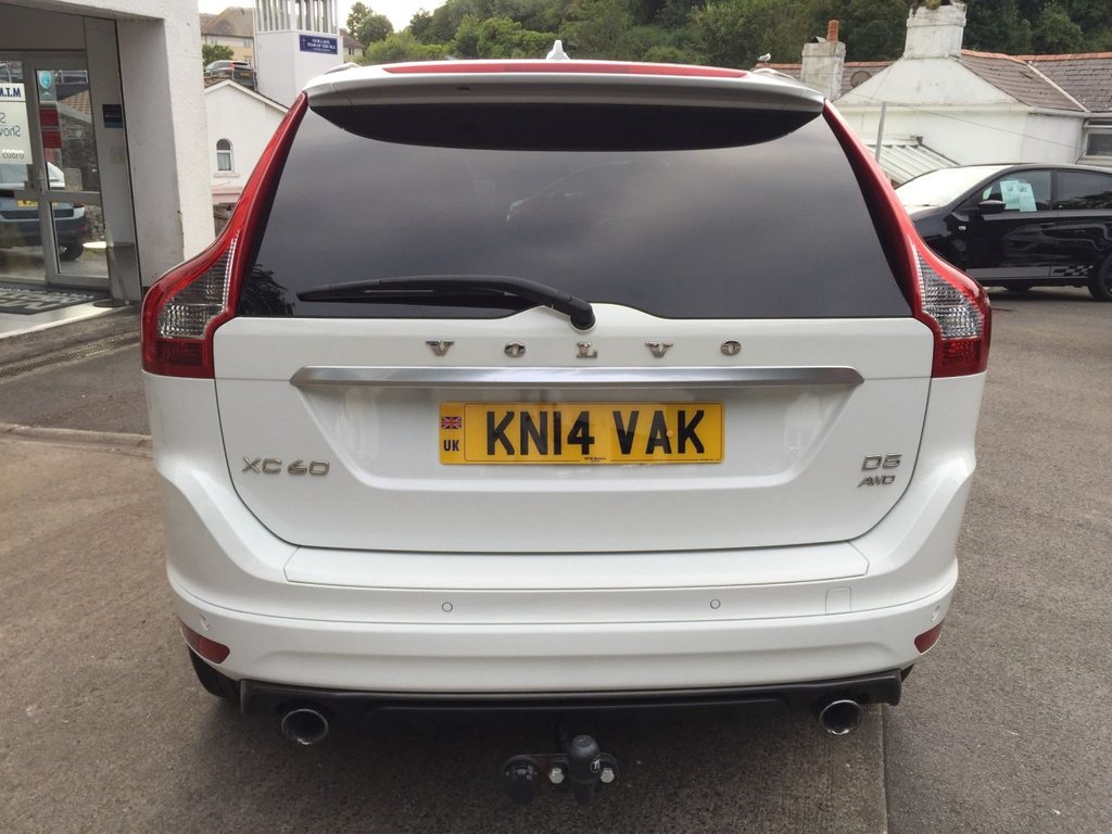 USED 2014 14 VOLVO XC60 2.4 D5 R-DESIGN NAV AWD 5d 212 BHP HEATED SEATS + SAT NAV + DAB