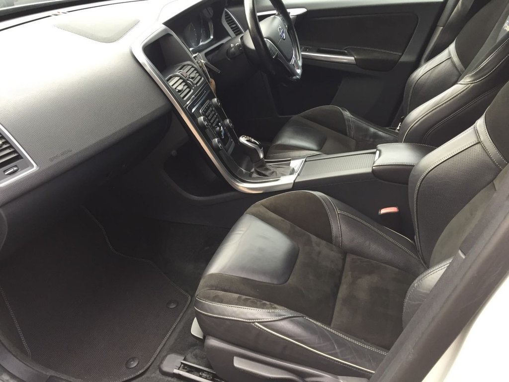 USED 2014 14 VOLVO XC60 2.4 D5 R-DESIGN NAV AWD 5d 212 BHP HEATED SEATS + SAT NAV + DAB