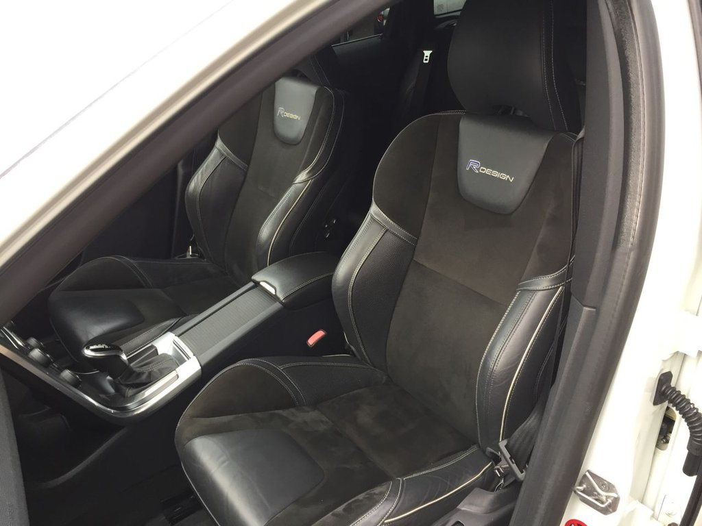 USED 2014 14 VOLVO XC60 2.4 D5 R-DESIGN NAV AWD 5d 212 BHP HEATED SEATS + SAT NAV + DAB