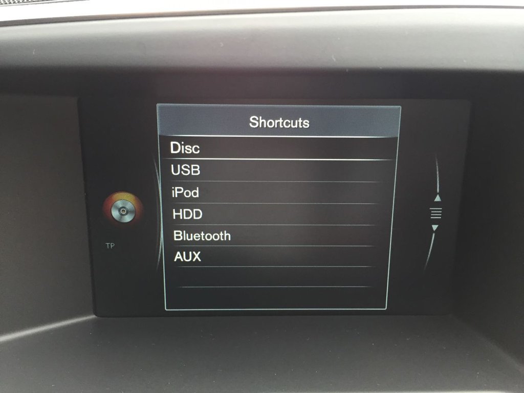 USED 2014 14 VOLVO XC60 2.4 D5 R-DESIGN NAV AWD 5d 212 BHP HEATED SEATS + SAT NAV + DAB