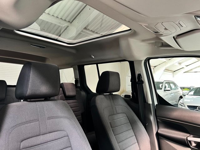 View our FORD GRAND TOURNEO CONNECT