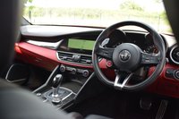 USED 2018 18 ALFA ROMEO GIULIA 2.9 V6 BITURBO QUADRIFOGLIO 4d 503 BHP H&K SOUND / COMPETIZIONE RED