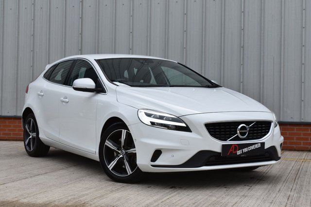 2017 17 Volvo V40 2.0 D4 R-DESIGN NAV PLUS 5d 188 BHP